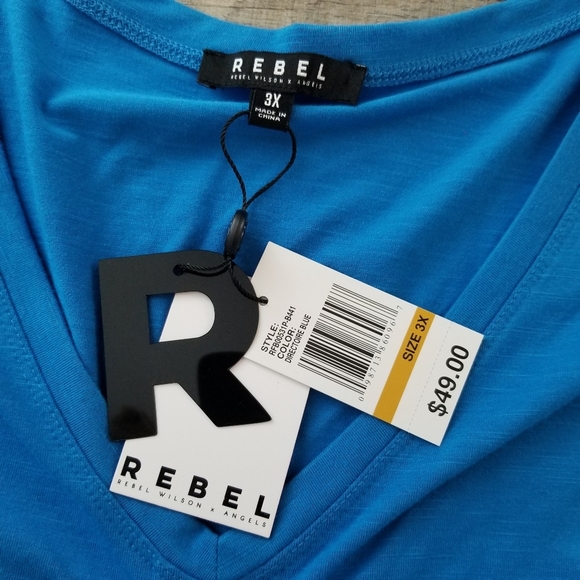 NWT Rebel Ruched Front V Neck Top A0109 - Picture 2 of 3